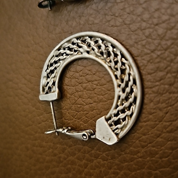 VTG Pewter Basketweave Huggie Hoop Earrings - Picture 3 of 5